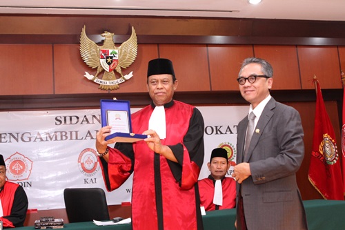PENGANGKATAN SUMPAH ADVOKAT DI PENGADILAN TINGGI
