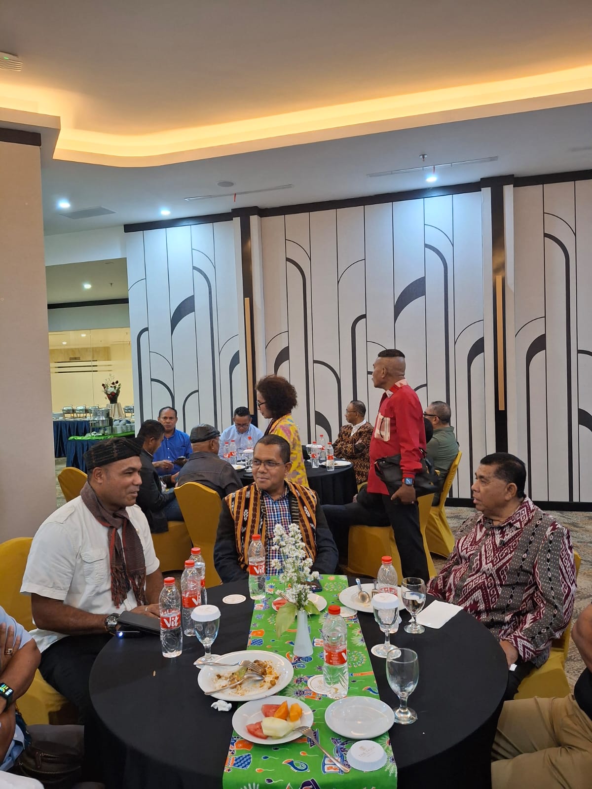 Memberikan masukan kepada Cagub NTT 2024-2029 Bung MLL da...